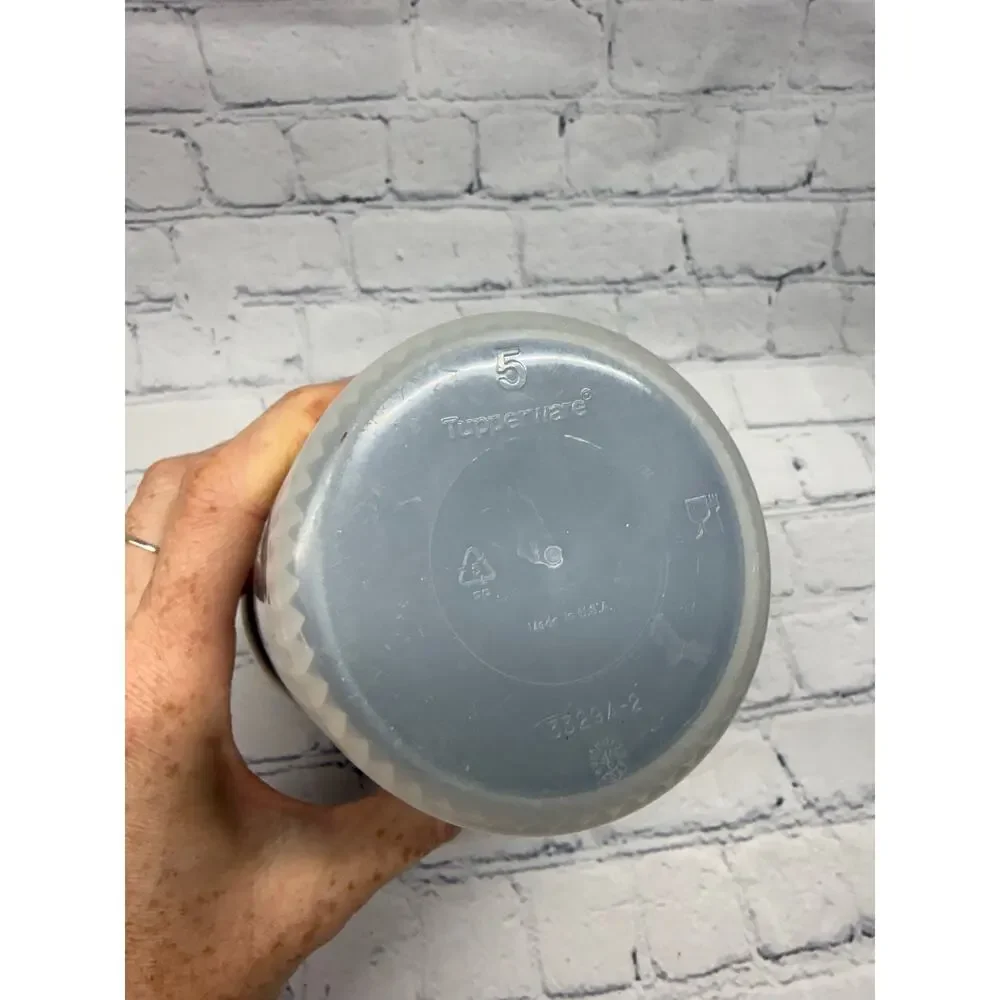 Tupperware vintage 24